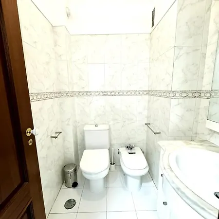 Airport And Bus Station Hotel *