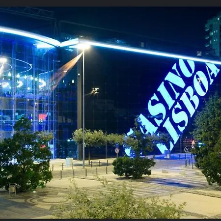 Airport And Bus Station * Lisboa