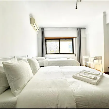 ホテル Airport And Bus Station *