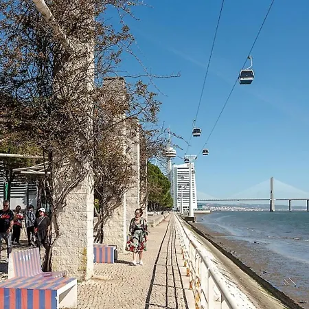 Homestay Airport And Bus Station Lisbon